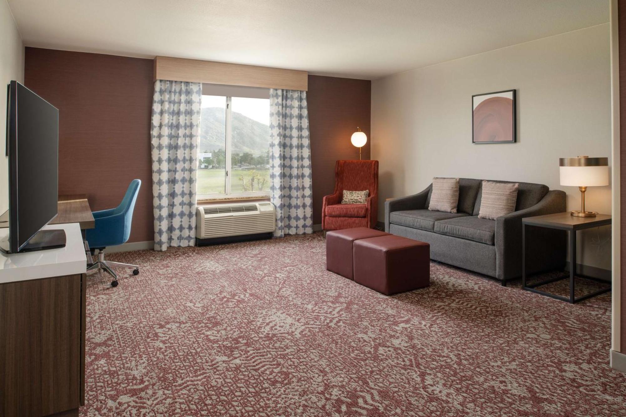 Hilton Garden Inn Fontana Exterior photo