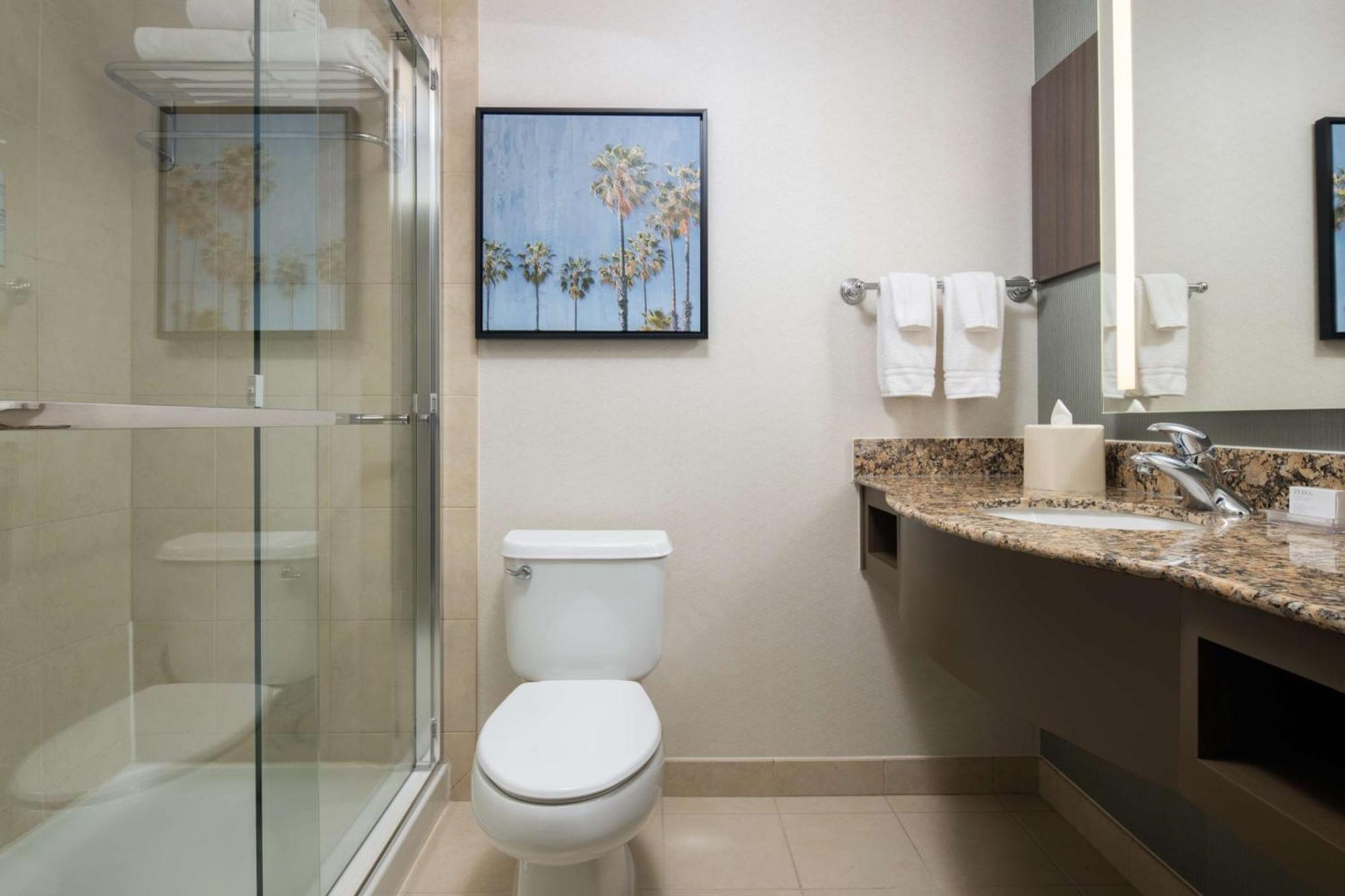 Hilton Garden Inn Fontana Exterior photo