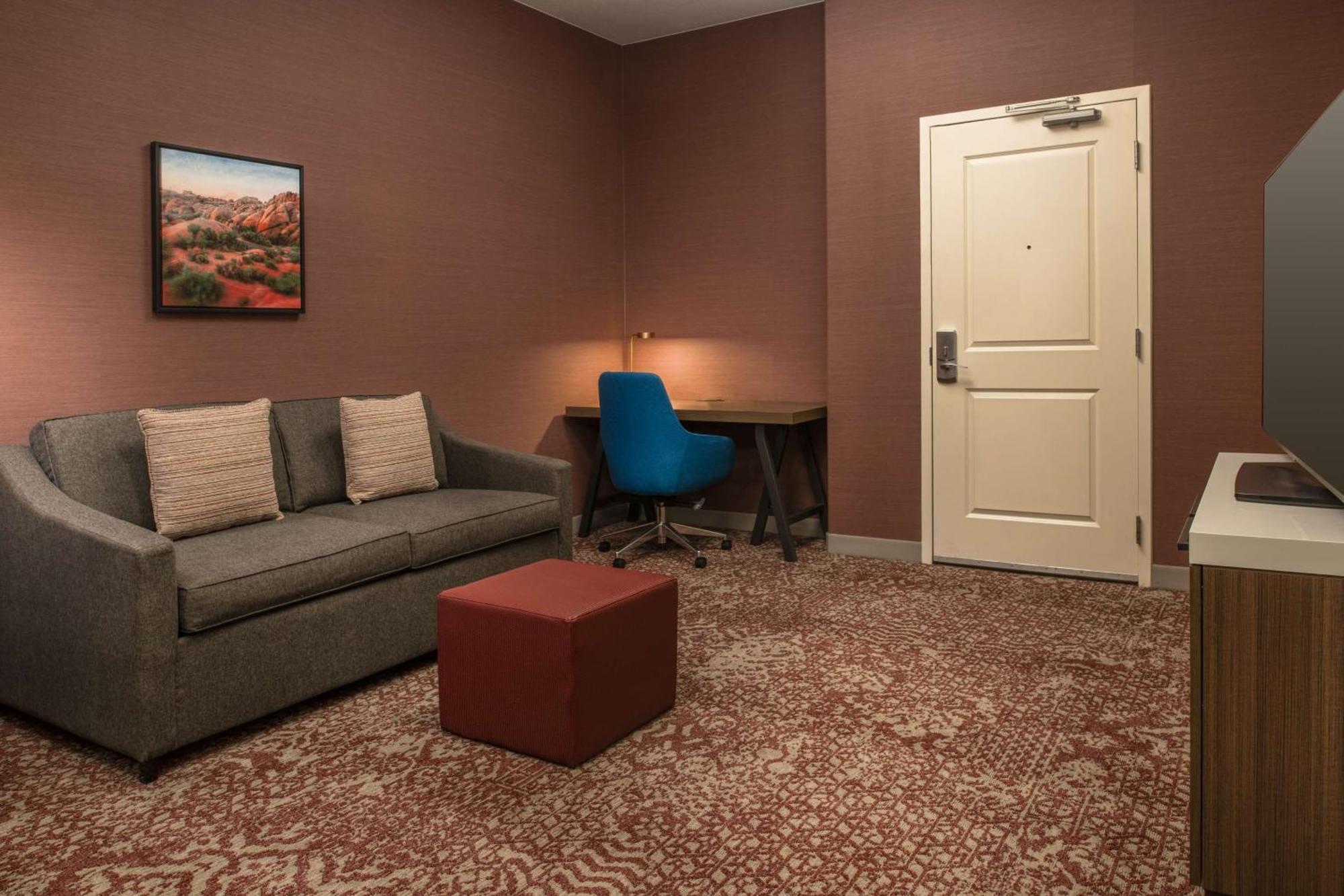 Hilton Garden Inn Fontana Exterior photo